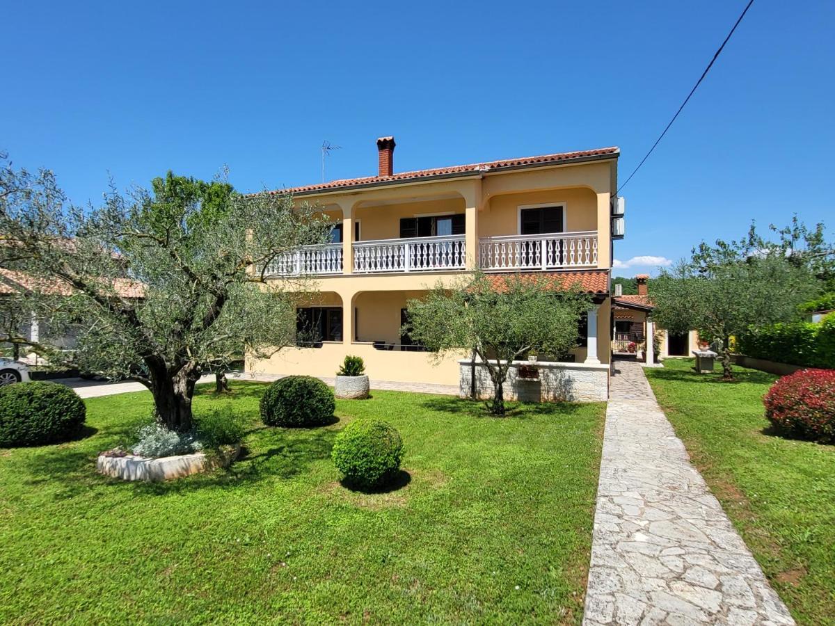 Cozy Apartment Mandula Vrsar Exterior foto