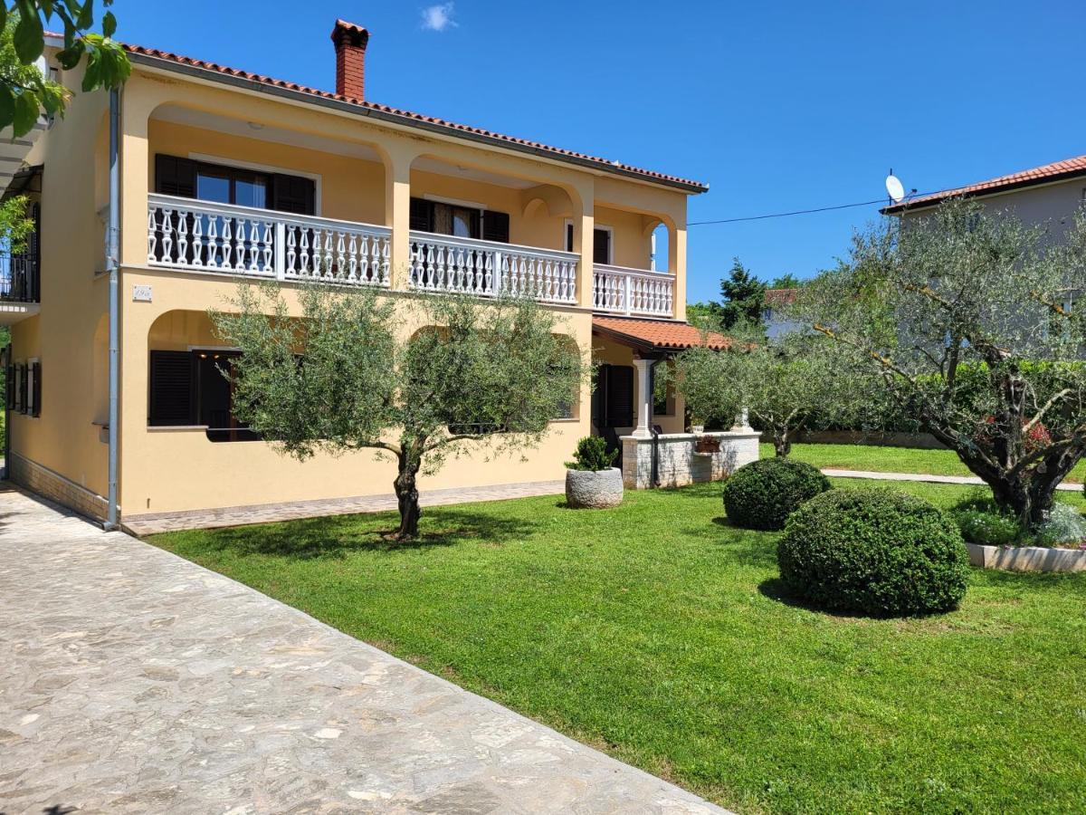 Cozy Apartment Mandula Vrsar Exterior foto