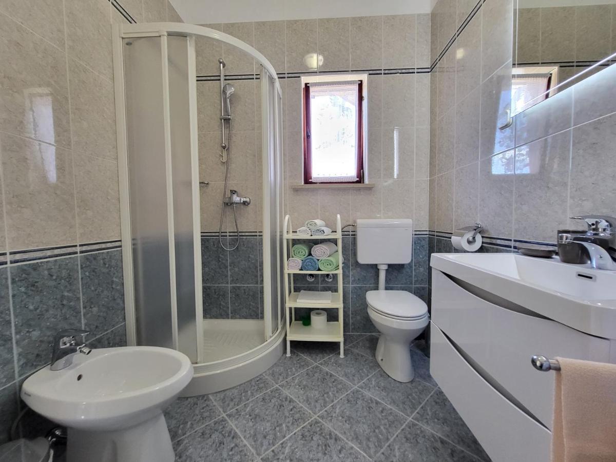 Cozy Apartment Mandula Vrsar Exterior foto